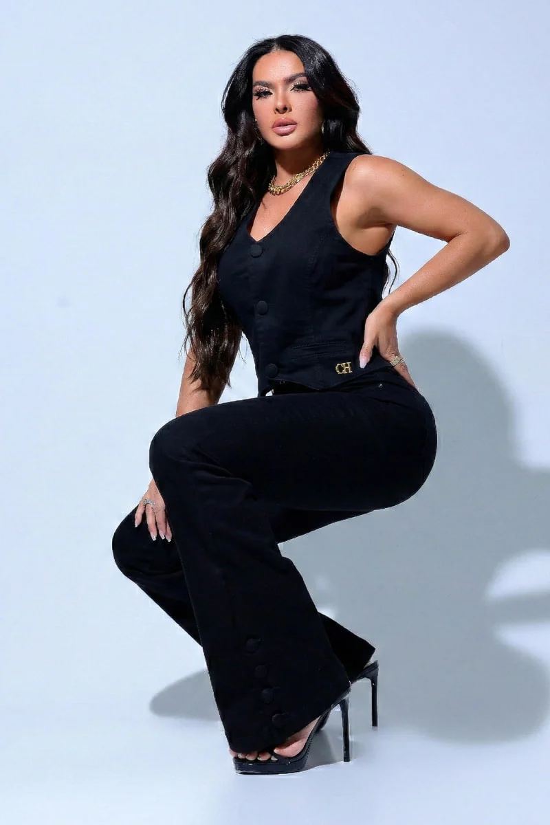 Calça Flare Modeladora Premium – Preta que Não Desbota